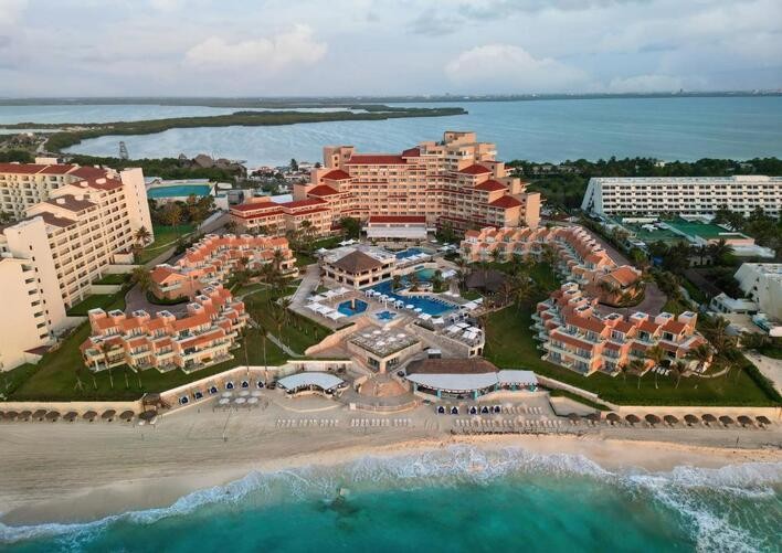 WYNDHAM GRAND CANCUN ALL INCLUSIVE RESORT & VILLAS