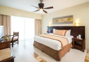 BLUEBAY GRAND ESMERALDA
