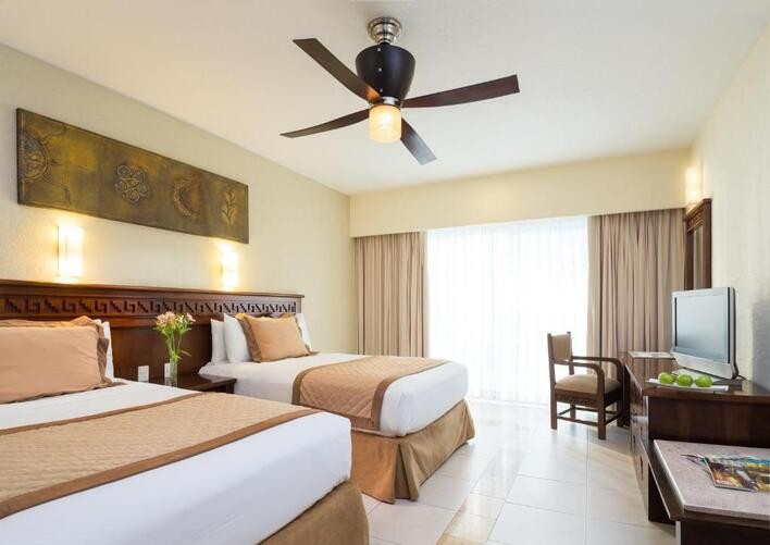 BLUEBAY GRAND ESMERALDA