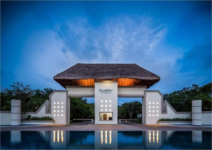 BLUEBAY GRAND ESMERALDA