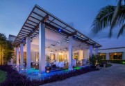 BLUEBAY GRAND ESMERALDA