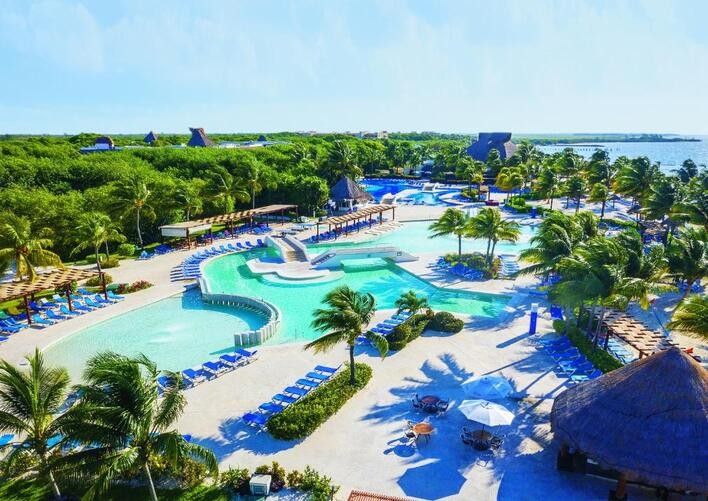 BLUEBAY GRAND ESMERALDA