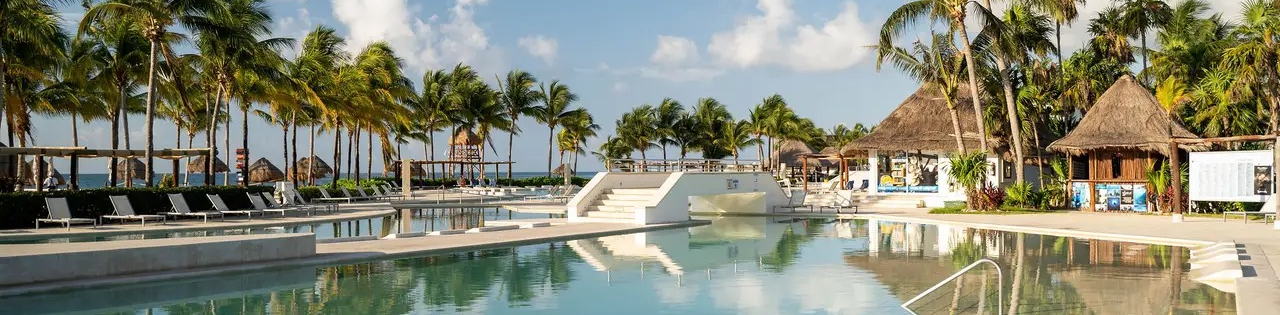 BLUEBAY GRAND ESMERALDA