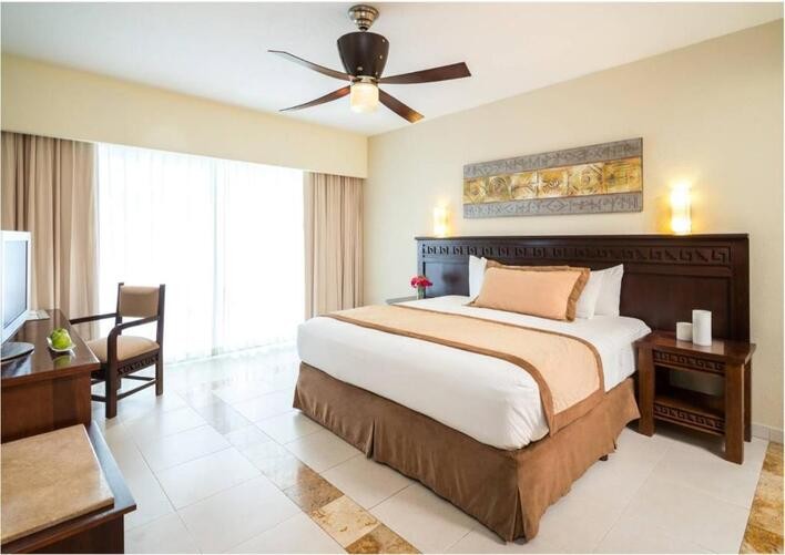 BLUEBAY GRAND ESMERALDA