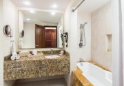 BLUEBAY GRAND ESMERALDA