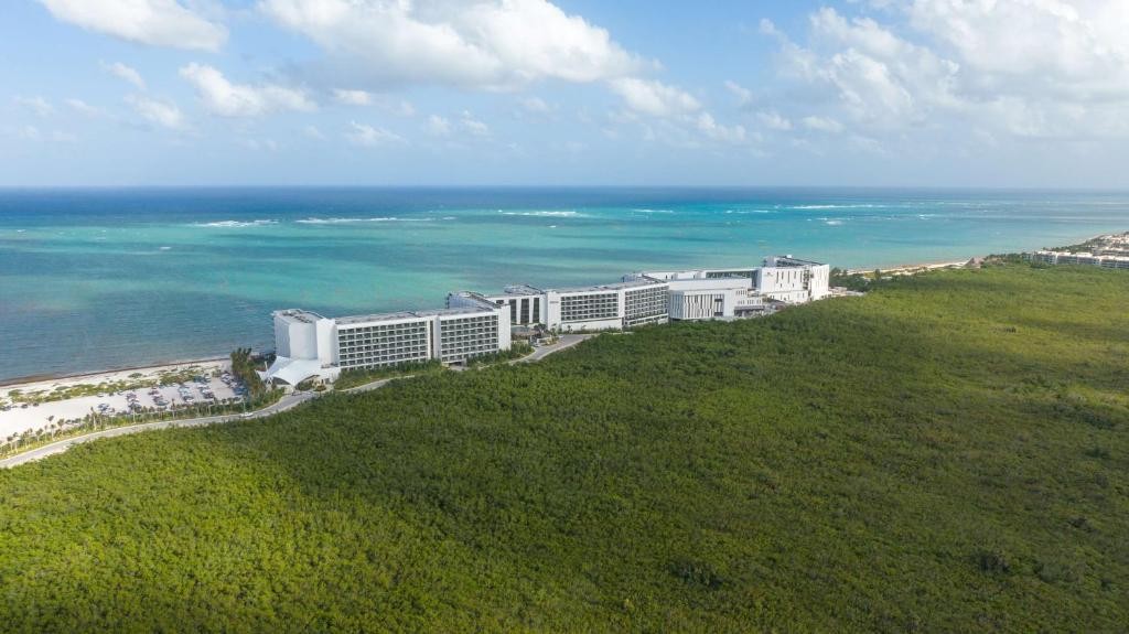HILTON CANCUN, AN ALL-INCLUSIVE RESORT