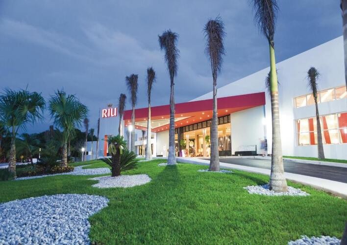 RIU PLAYACAR