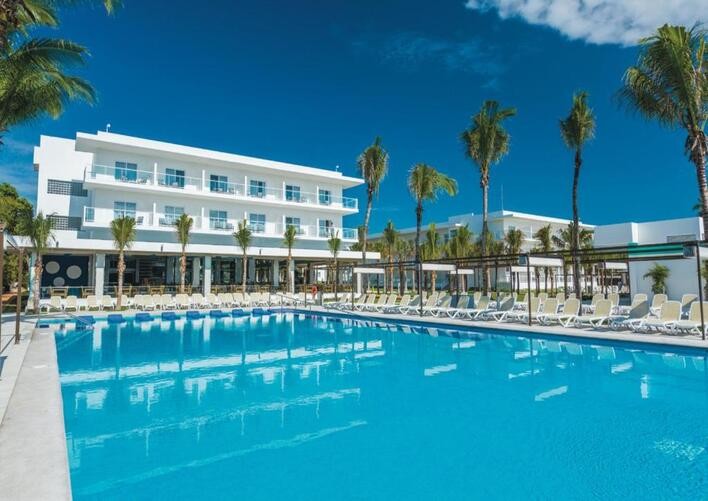 RIU PLAYACAR