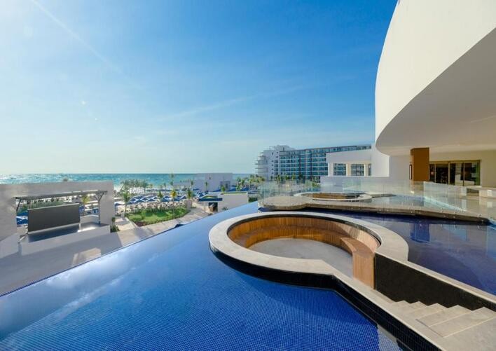 ROYALTON SPLASH RIVIERA CANCUN
