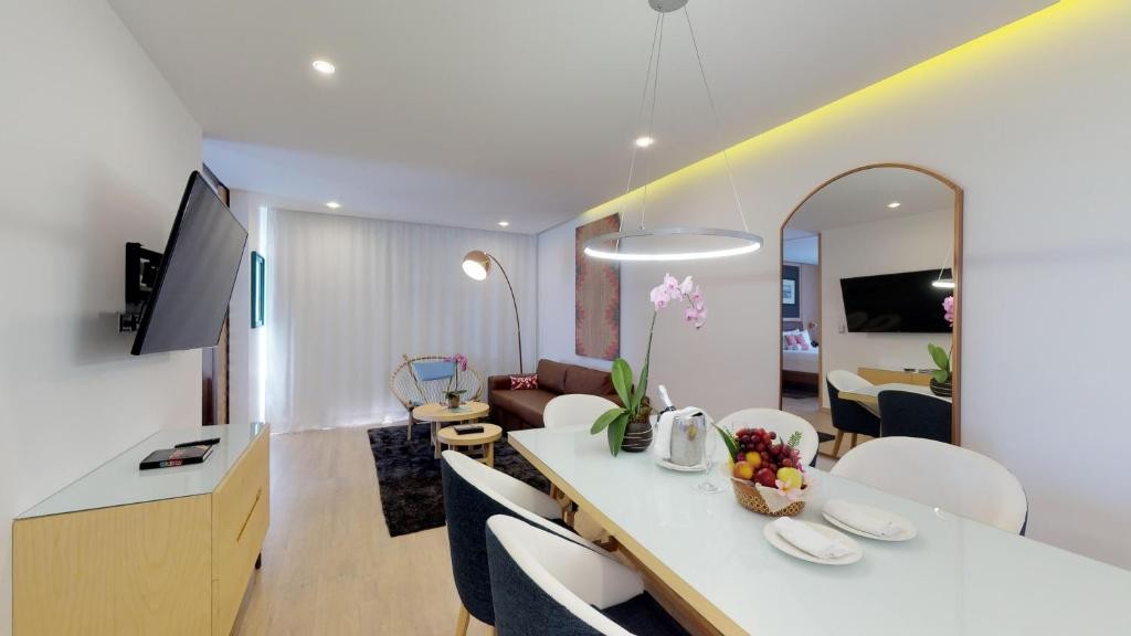 THE FIVES BEACH HOTEL - A LA CARTE ALL INCLUSIVE