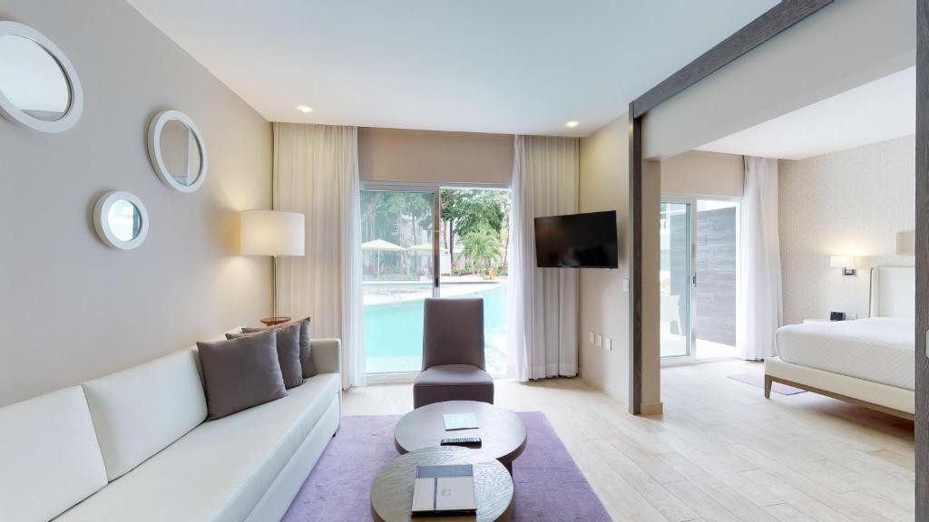 THE FIVES BEACH HOTEL - A LA CARTE ALL INCLUSIVE