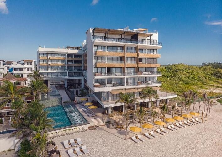 THE FIVES OCEANFRONT PUERTO MORELOS