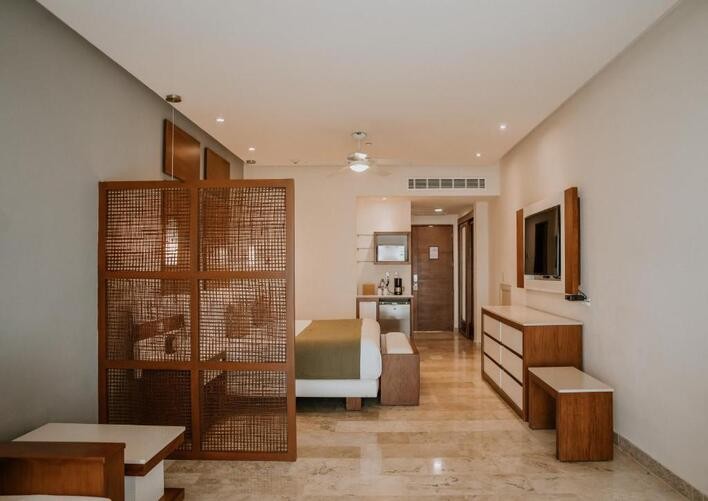 THE REEF 28 ADULTS ONLY - ALL SUITES & SPA OPTIONAL ALL-INCLUSIVE