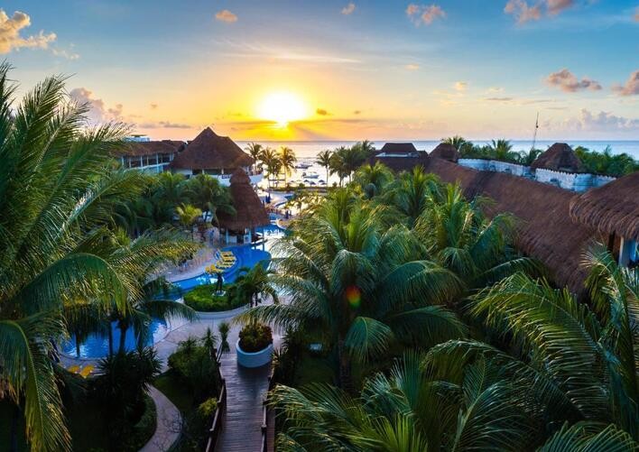 THE REEF COCO BEACH RESORT & SPA