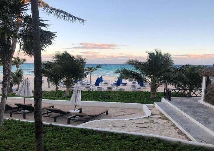 THE REEF PLAYACAR BEACH RESORT & SPA
