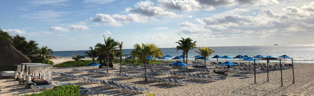THE REEF PLAYACAR BEACH RESORT & SPA