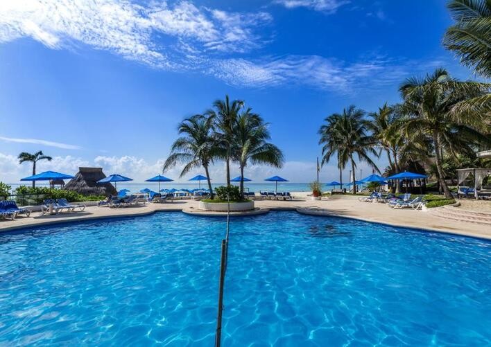 THE REEF PLAYACAR BEACH RESORT & SPA