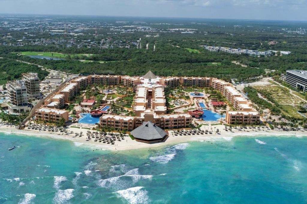THE ROYAL HACIENDAS