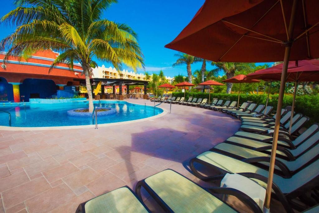 THE ROYAL HACIENDAS