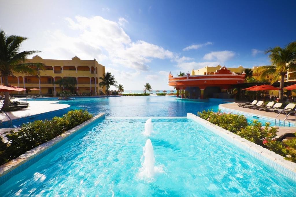 THE ROYAL HACIENDAS