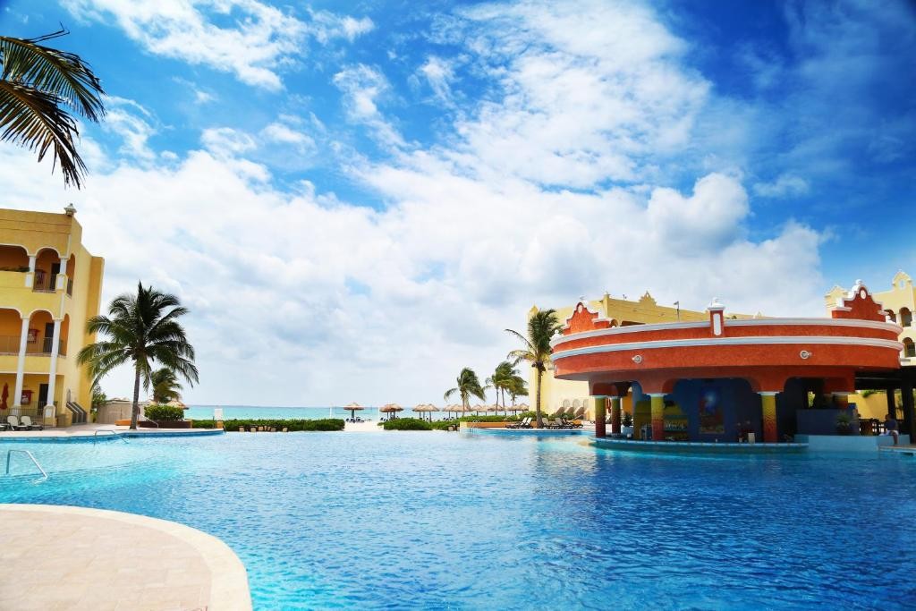 THE ROYAL HACIENDAS