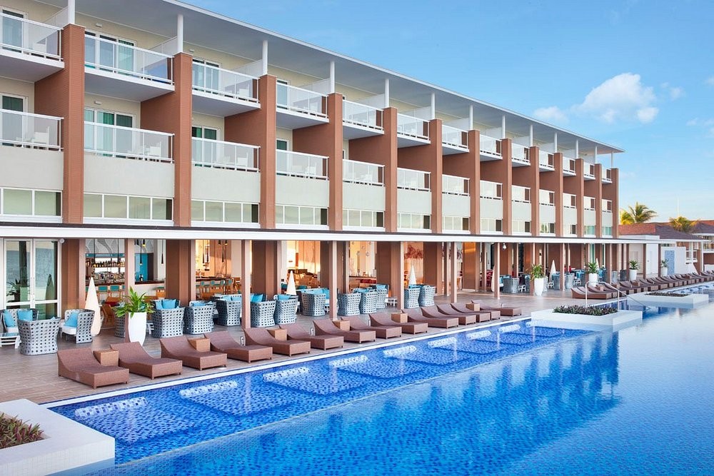 HOTEL PLAYA VISTA AZUL