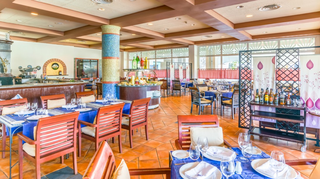 ROYALTON HICACOS RESORT & SPA
