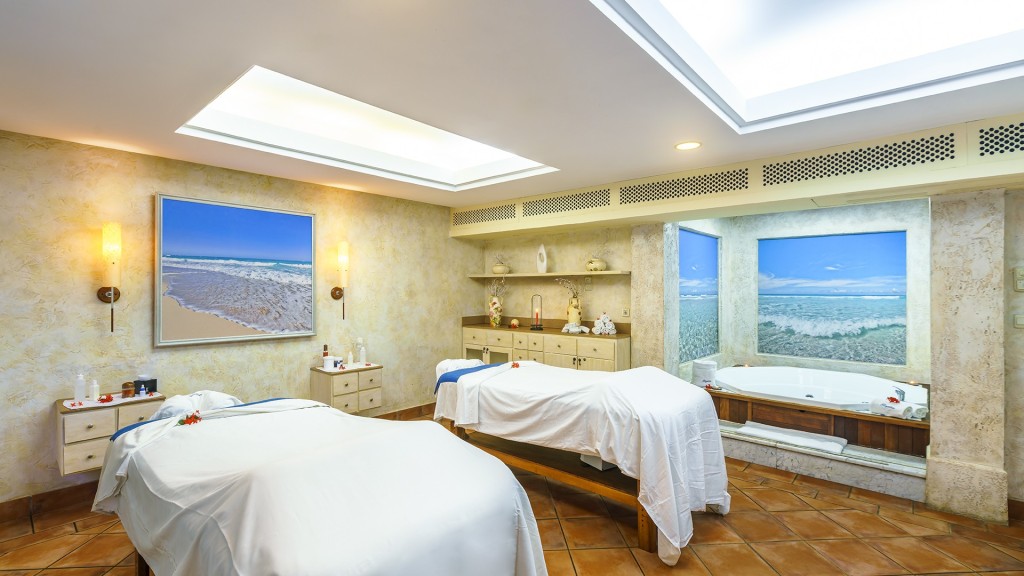 ROYALTON HICACOS RESORT & SPA