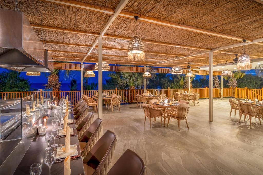 DELPHIN PALACE HOTEL