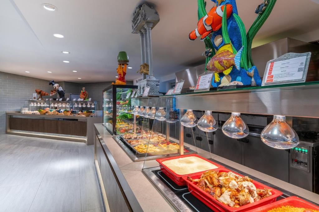 DELPHIN PALACE HOTEL