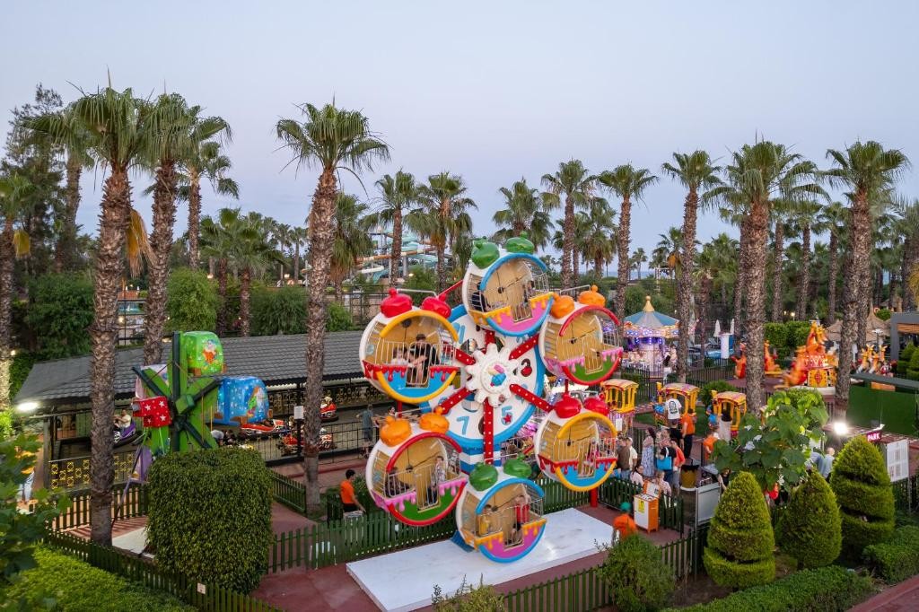 DELPHIN PALACE HOTEL