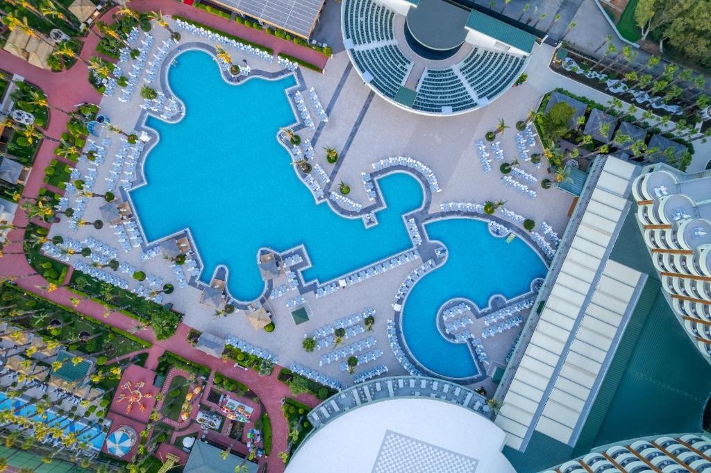 DELPHIN PALACE HOTEL