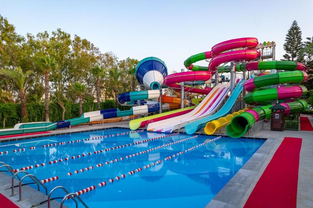 DELPHIN PALACE HOTEL