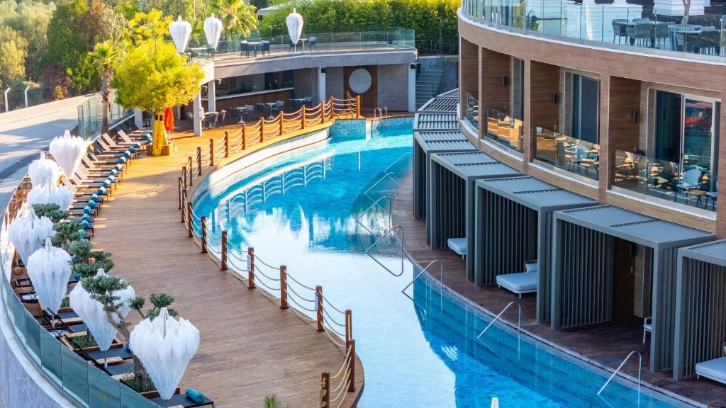 QLUSIVE HOTEL