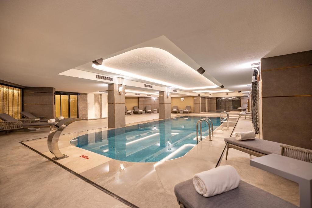 QLUSIVE HOTEL