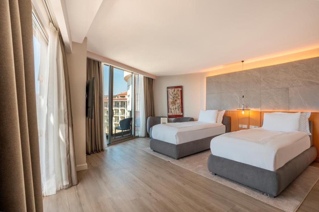 QLUSIVE HOTEL