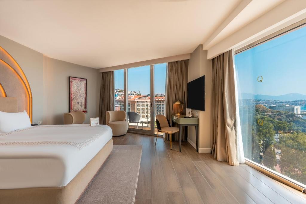 QLUSIVE HOTEL