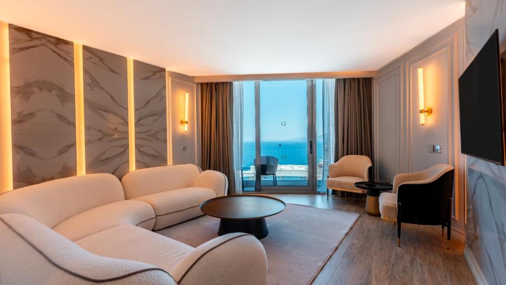 QLUSIVE HOTEL