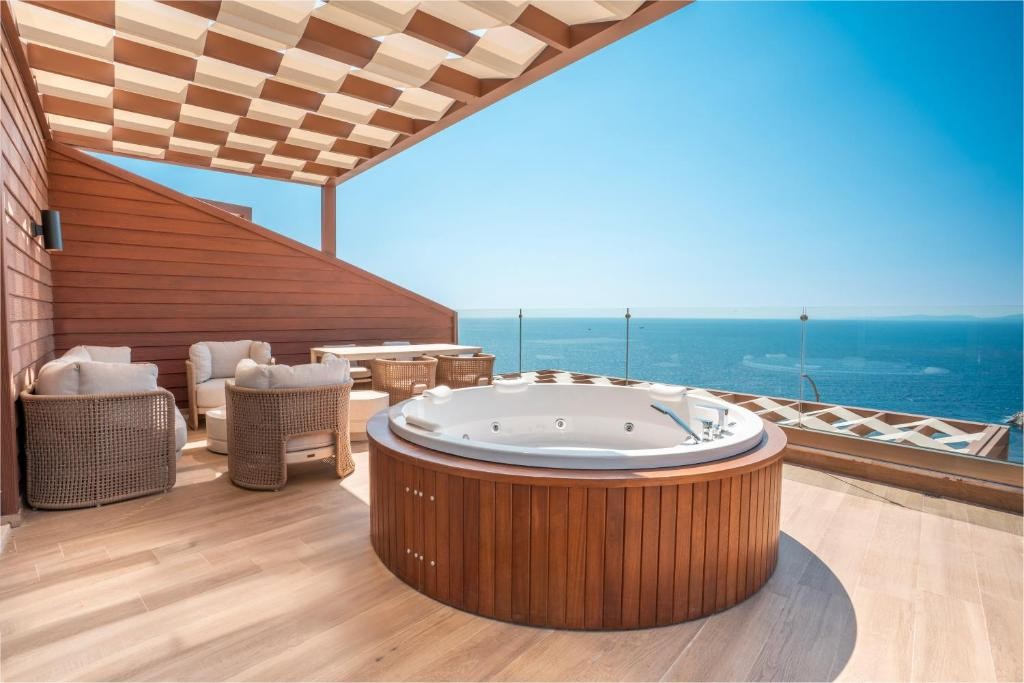 QLUSIVE HOTEL