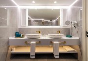 QLUSIVE HOTEL