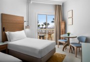DOUBLETREE BY HILTON SHARKS BAY RESORT BEACH SIDE
