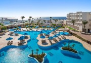 DOUBLETREE BY HILTON SHARKS BAY RESORT BEACH SIDE