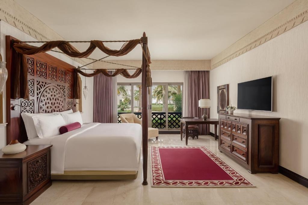 Sharq Village & Spa, a Ritz Carlton Hotel