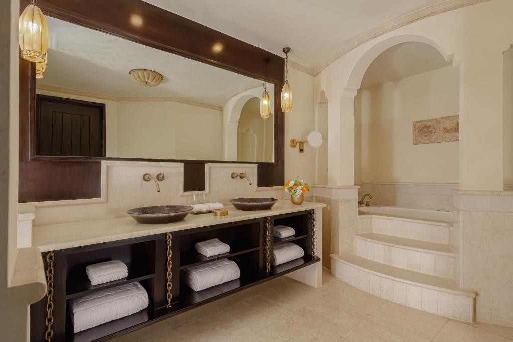 Sharq Village & Spa, a Ritz Carlton Hotel
