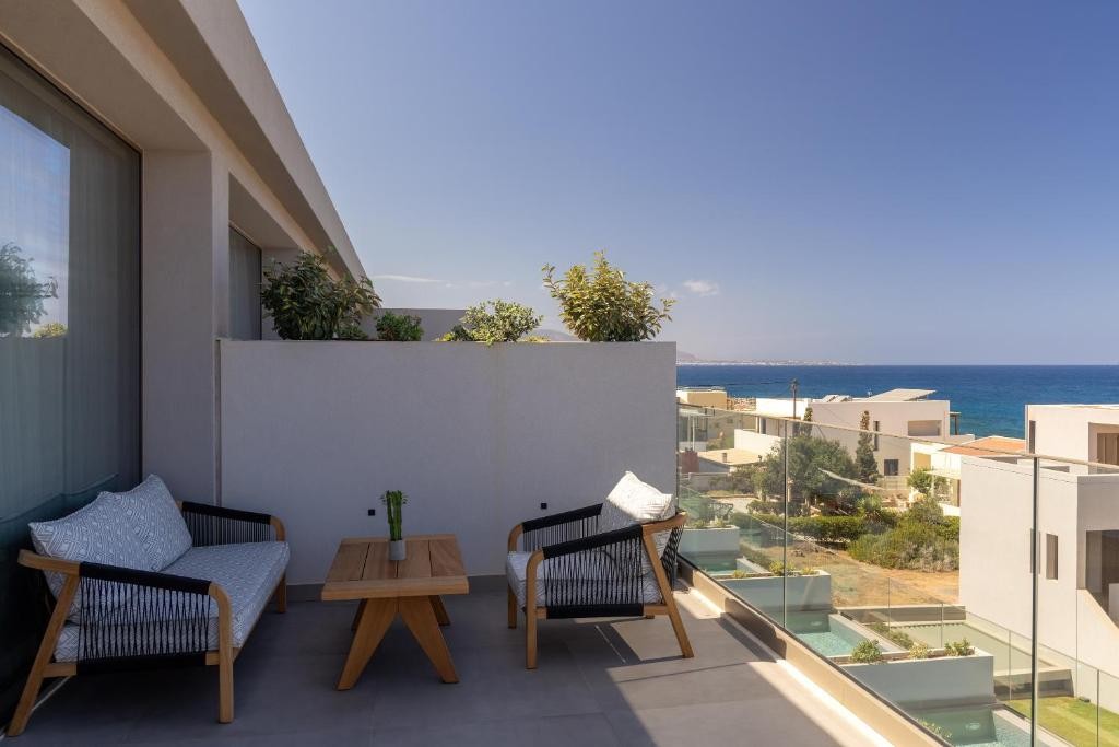 Castello Boutique Suites By The Sea Adult Only +16