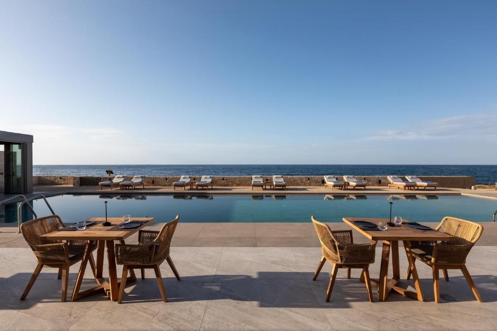 Castello Boutique Suites By The Sea Adult Only +16