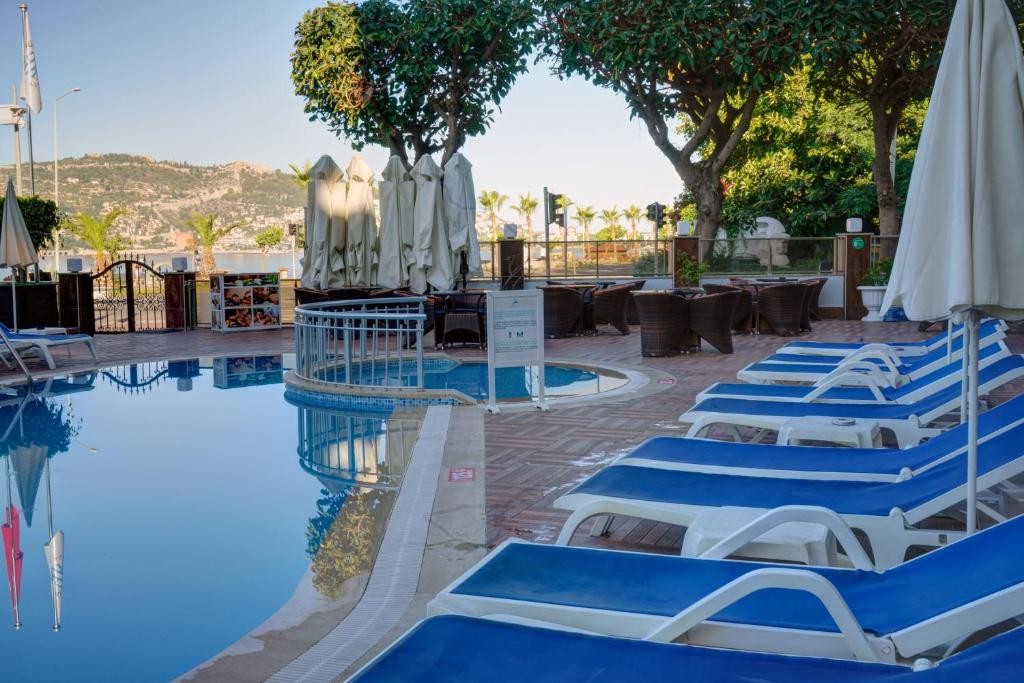 PARADOR BEACH HOTEL