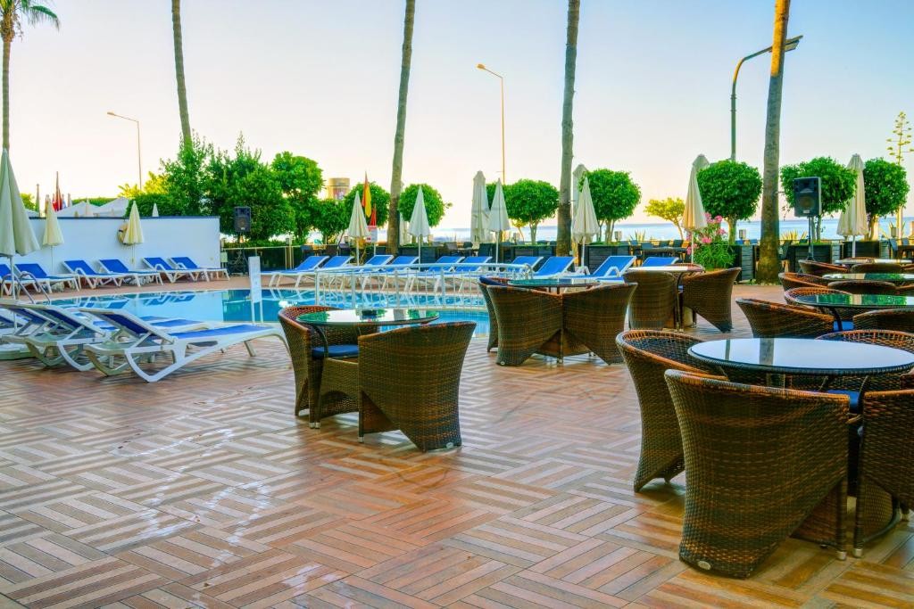 PARADOR BEACH HOTEL