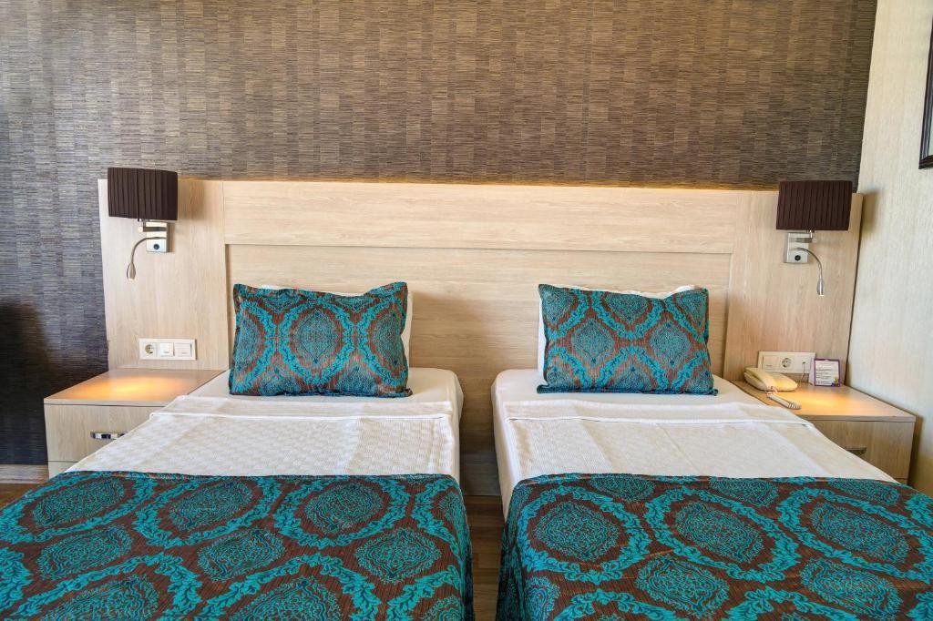 PARADOR BEACH HOTEL