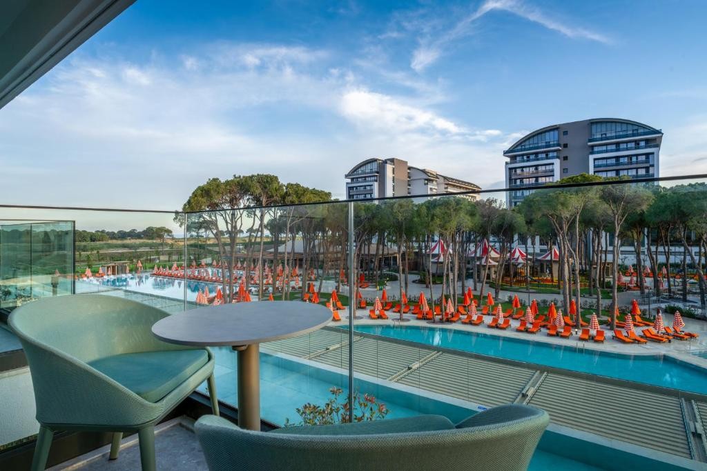TRENDY PERGE RESORT & SUITES